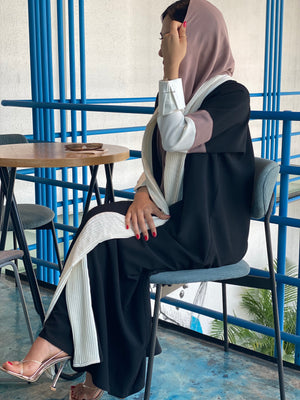 Abaya with long pleats #F9r